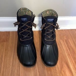 Sperry Black Saltwater Quilted Boots. Size 7.5